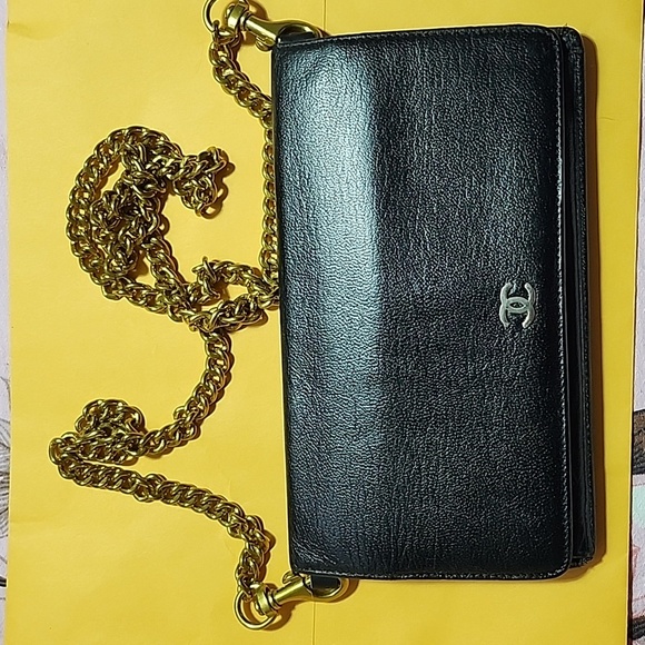 Chanel Black Leather Wallet With Detachable Chain - Picture 1 of 13